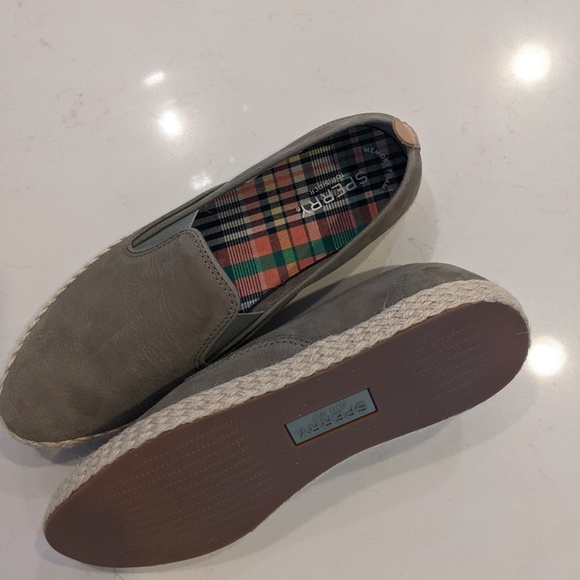 Sperry Leather Espadrille Style Slip on Sneakers - Picture 2 of 3